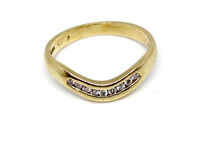 18ct Gold and Diamond Ring. Hoppers Jewellers